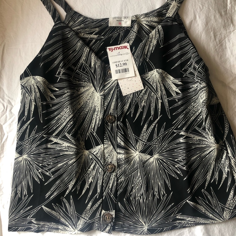 Palm crop top
